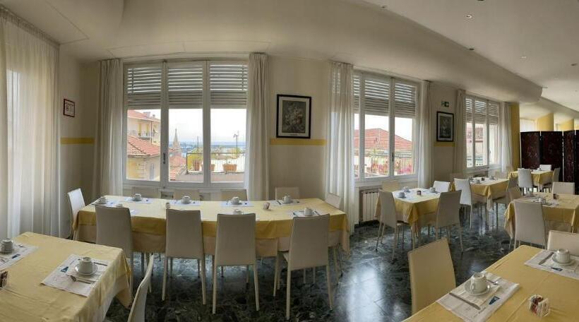 בית מלון כפרי Robinia