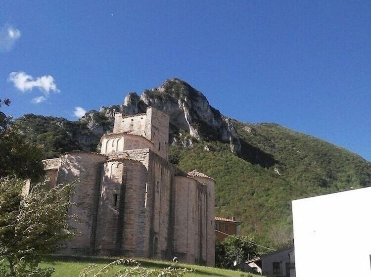 בית מלון כפרי Terme Di Frasassi