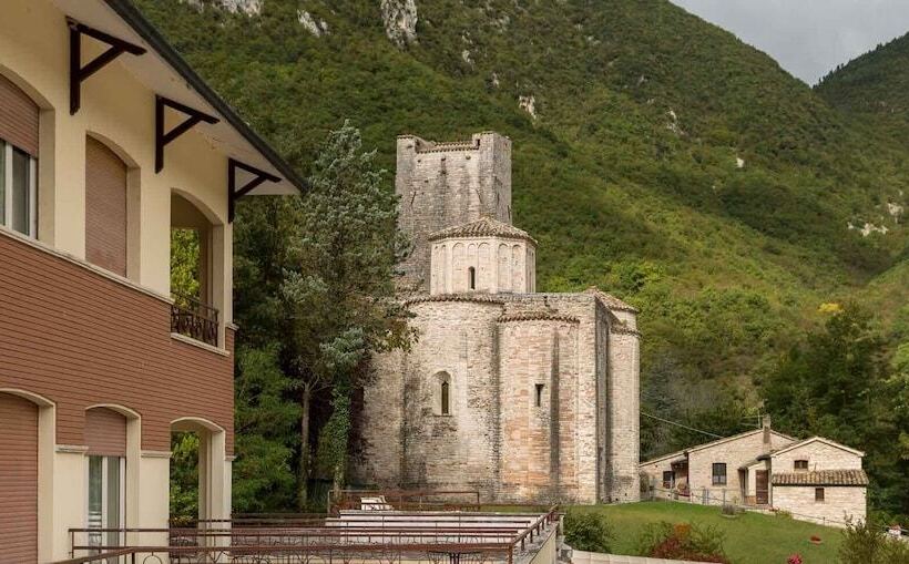 בית מלון כפרי Terme Di Frasassi