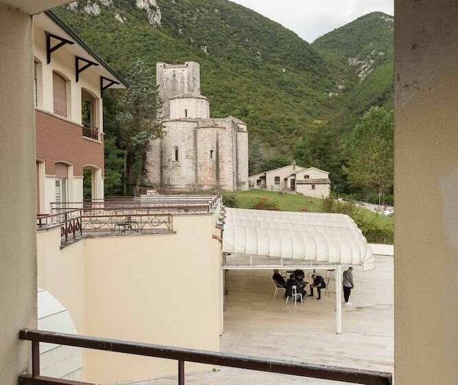 בית מלון כפרי Terme Di Frasassi