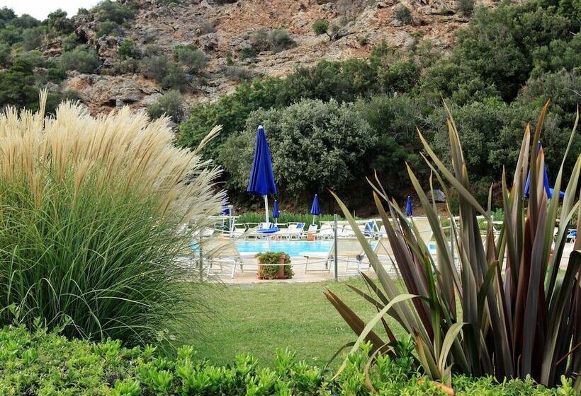 בית מלון כפרי Th Ortano   Ortano Mare Village