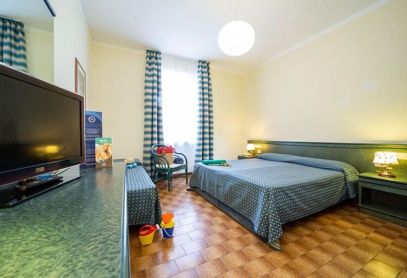 בית מלון כפרי Th Ortano   Ortano Mare Village