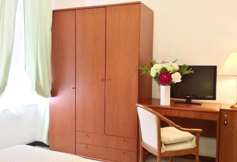 فندق Villa Augustus