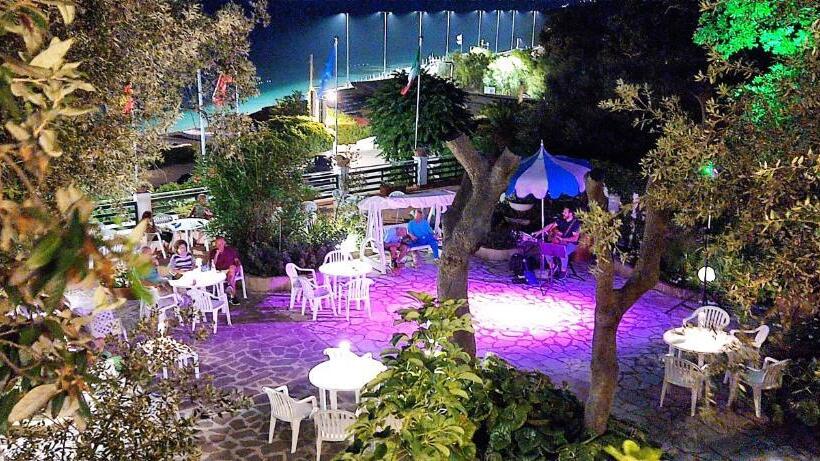 酒店 Villa Ombrosa