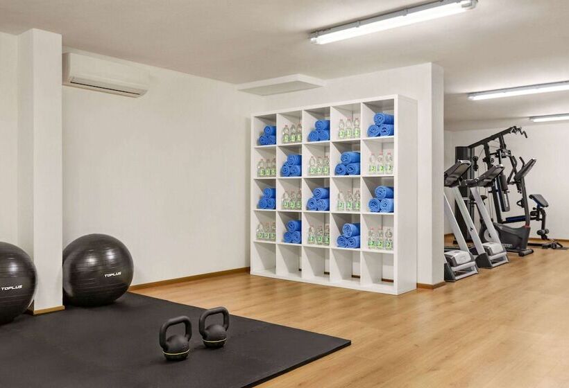 هتل Wyndham Garden Florence