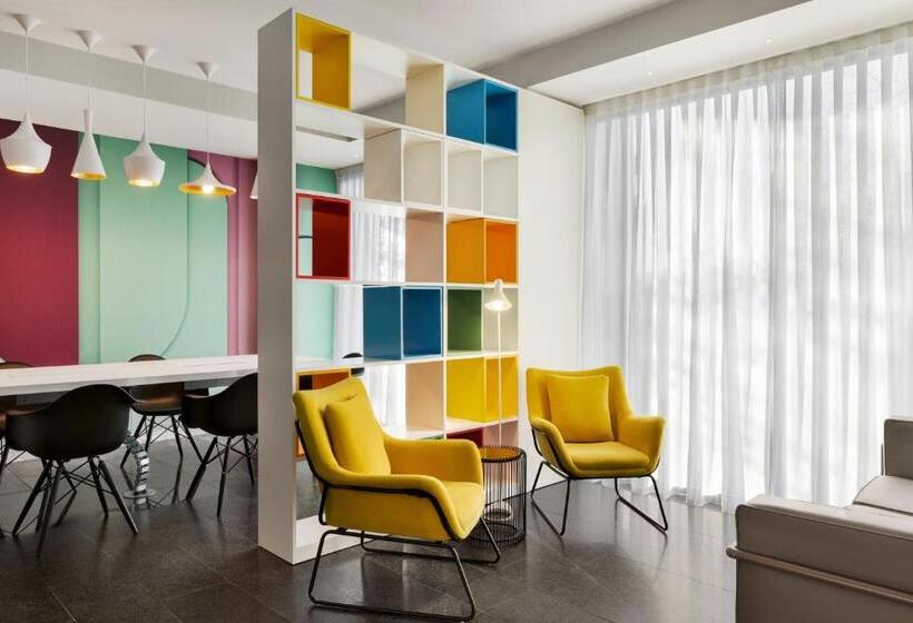 هتل Wyndham Garden Florence