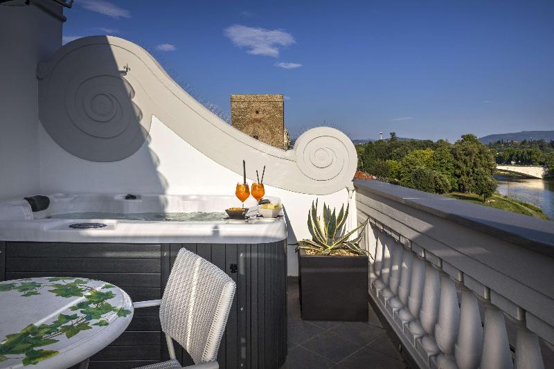 Lhp Hotel River & Spa