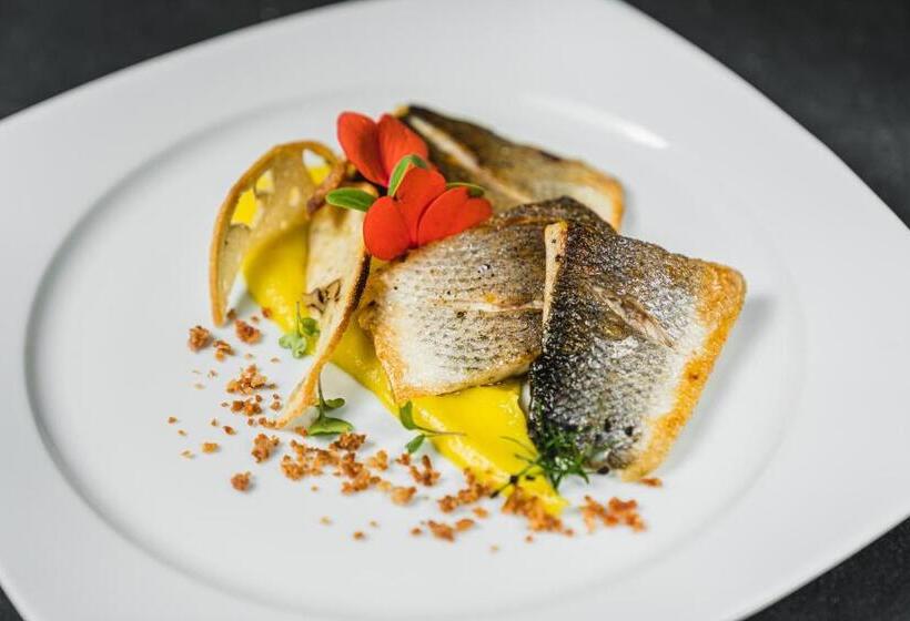 Lhp Hotel River & Spa