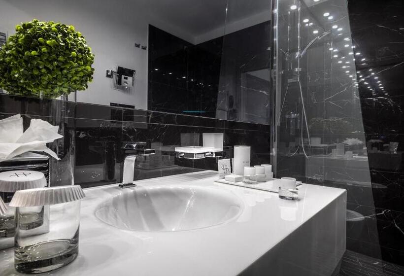 Lhp Hotel River & Spa