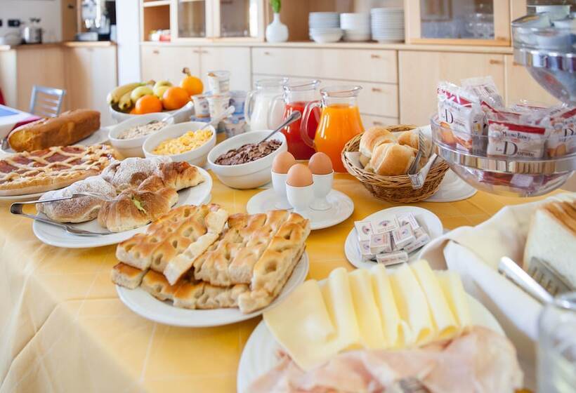 ホテル Albergo La Piazzetta