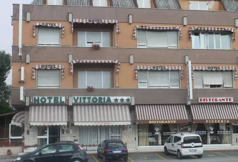 ホテル Albergo Vittoria