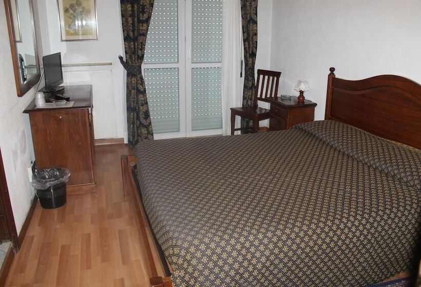 ホテル Albergo Vittoria