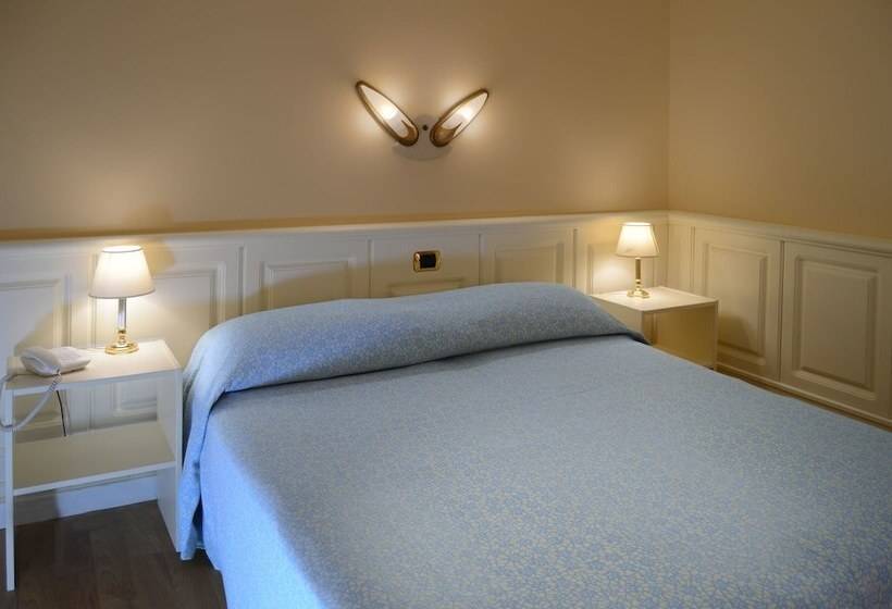 هتل Ambasciatori Palace