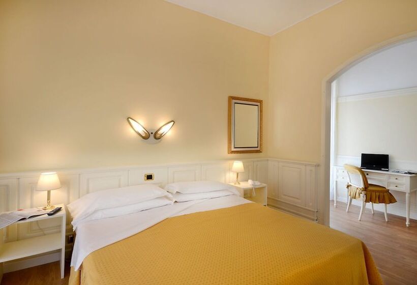 هتل Ambasciatori Palace