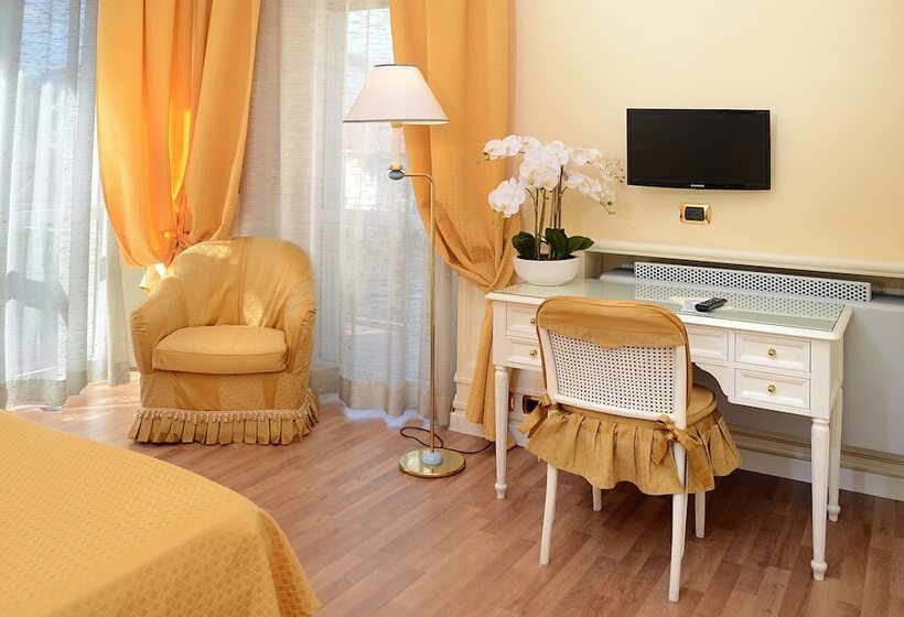 هتل Ambasciatori Palace