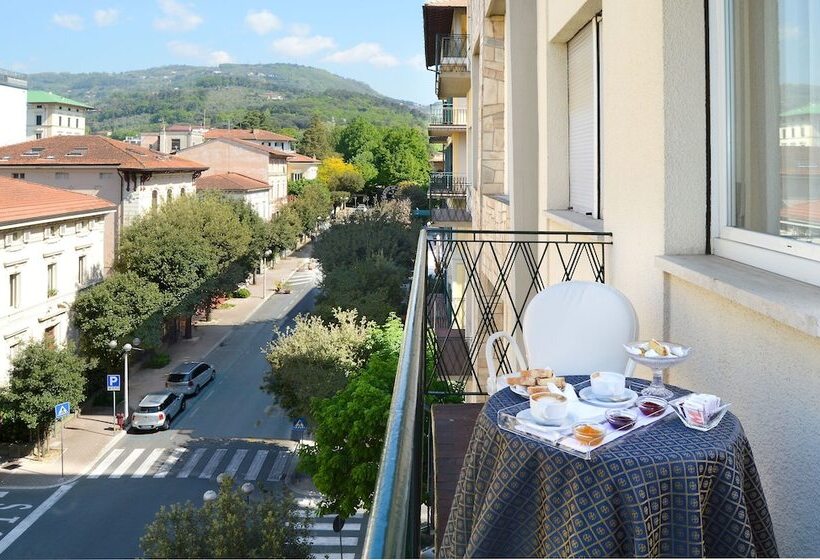 هتل Ambasciatori Palace