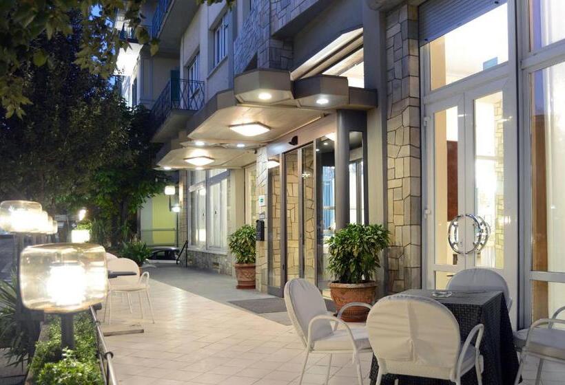 هتل Ambasciatori Palace