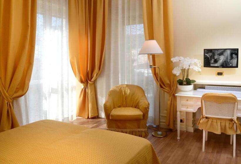 هتل Ambasciatori Palace