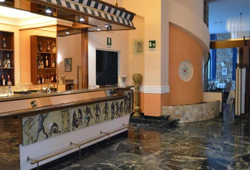 هتل Ambasciatori Palace