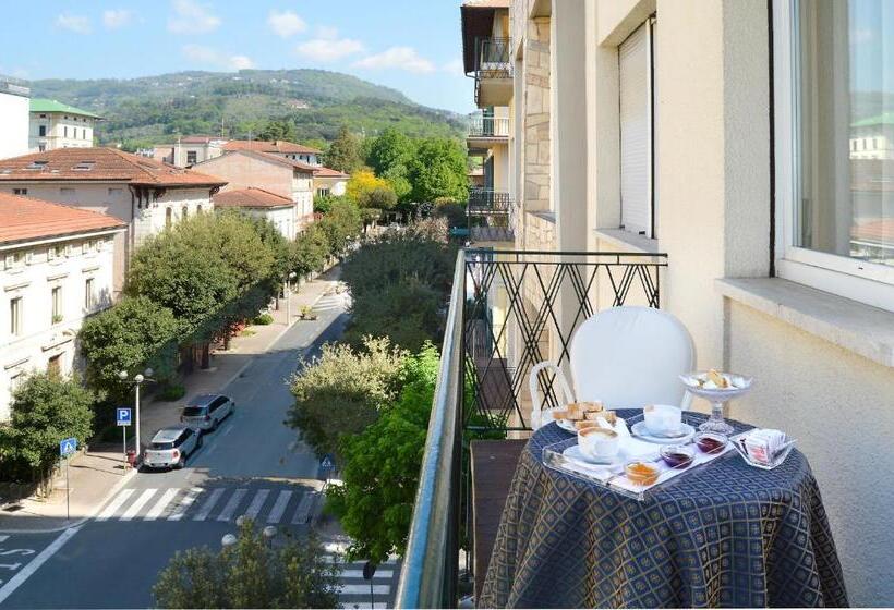 هتل Ambasciatori Palace