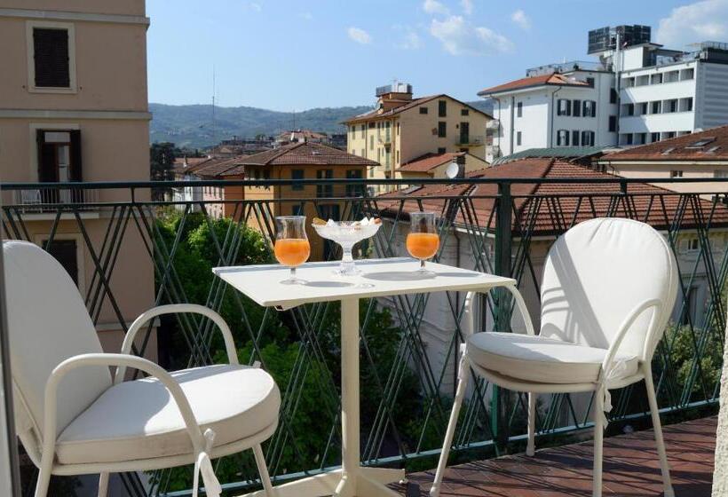 هتل Ambasciatori Palace