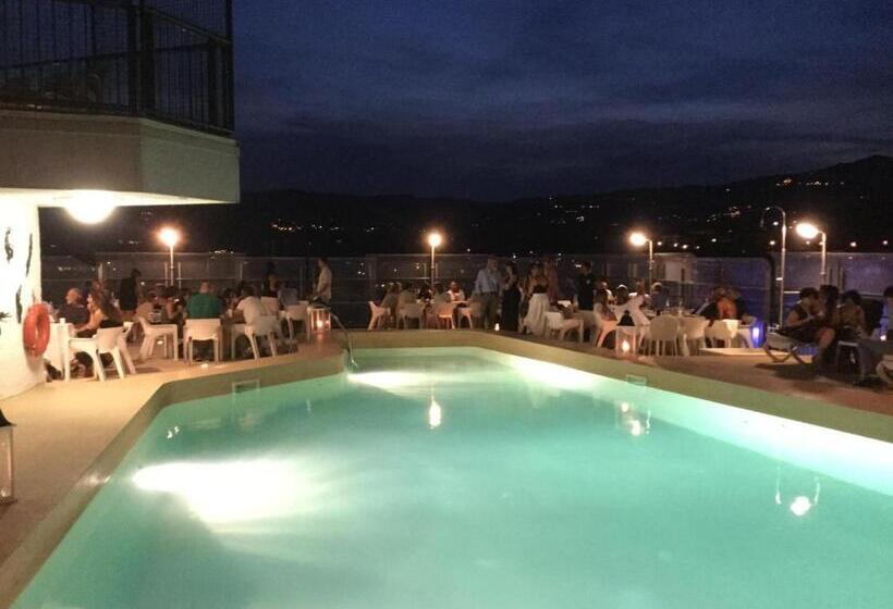 هتل Ambasciatori Palace