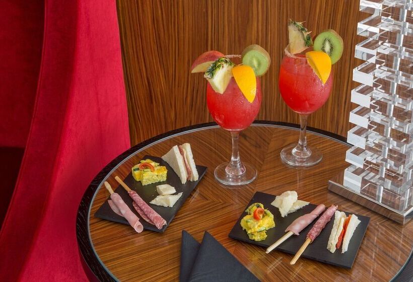 בית מלון כפרי American Palace Eur