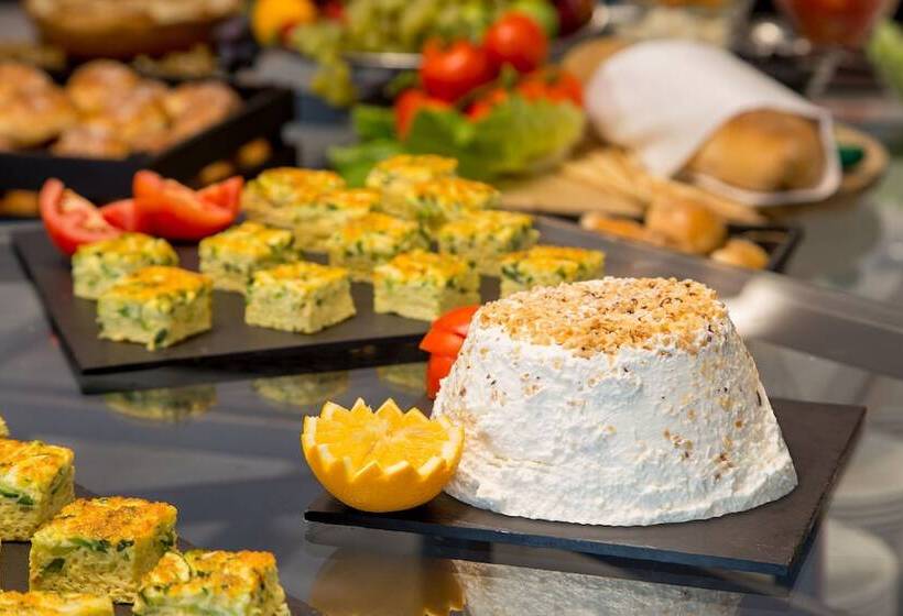 בית מלון כפרי American Palace Eur