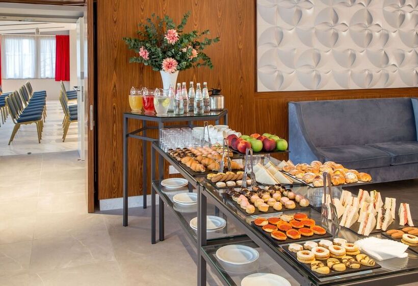 בית מלון כפרי American Palace Eur