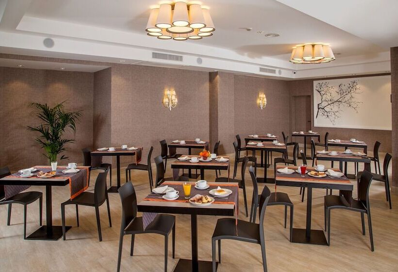 בית מלון כפרי American Palace Eur