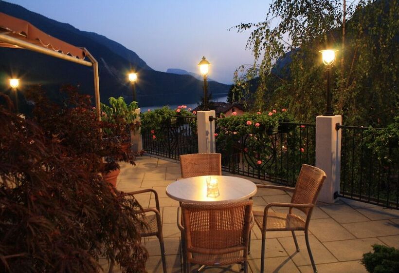 فندق Ariston Lake View