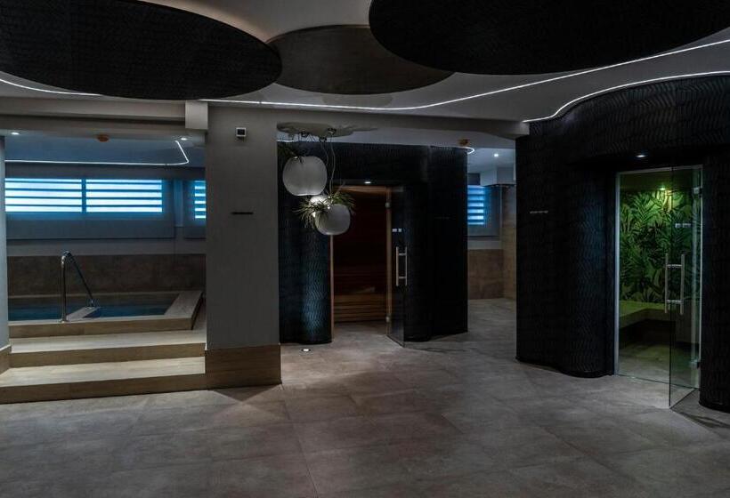 בית מלון כפרי Ariston & Spa