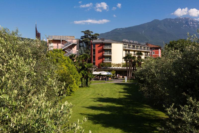 هتل Astoria Resort