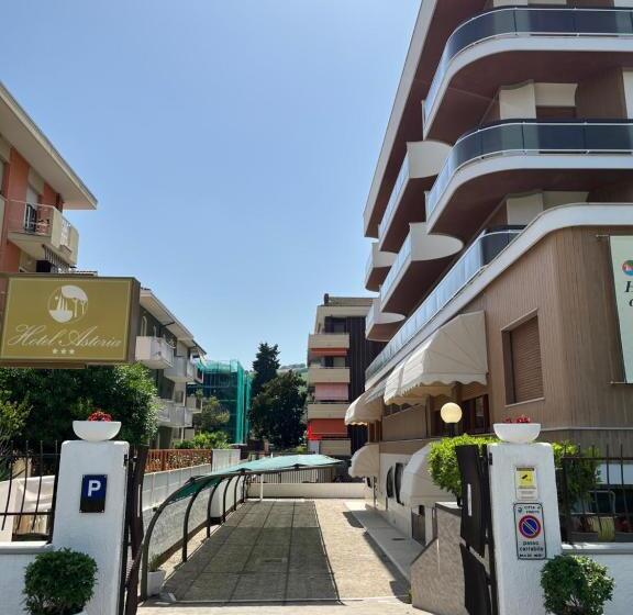 בית מלון כפרי Astoria