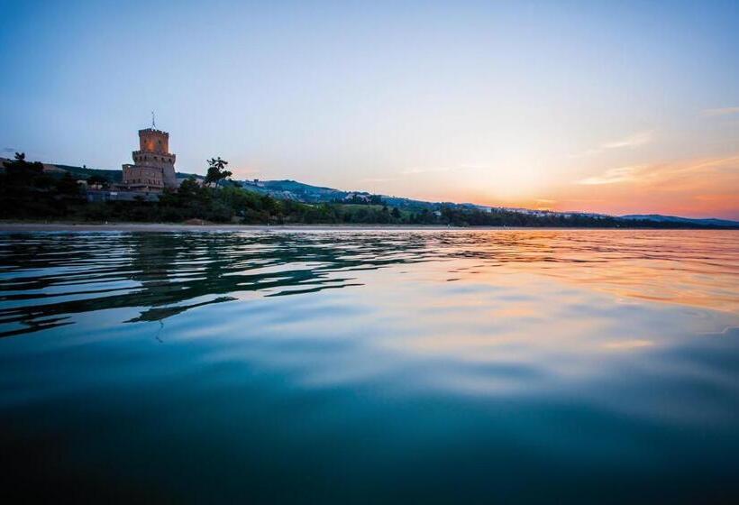 בית מלון כפרי Astoria