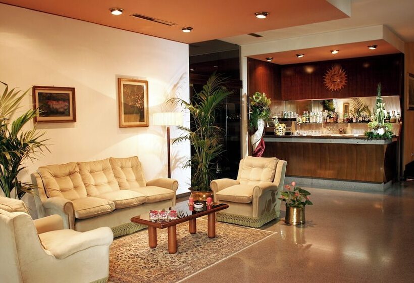 בית מלון כפרי Astoria