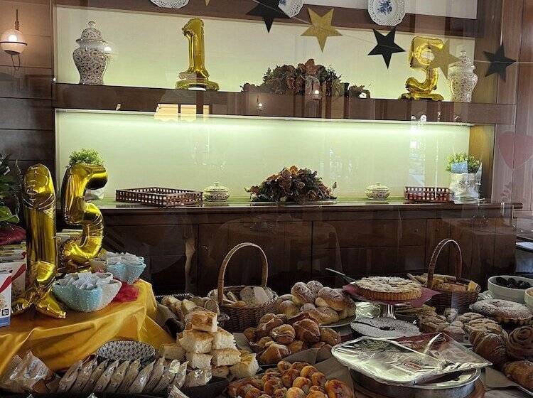 בית מלון כפרי Astoria