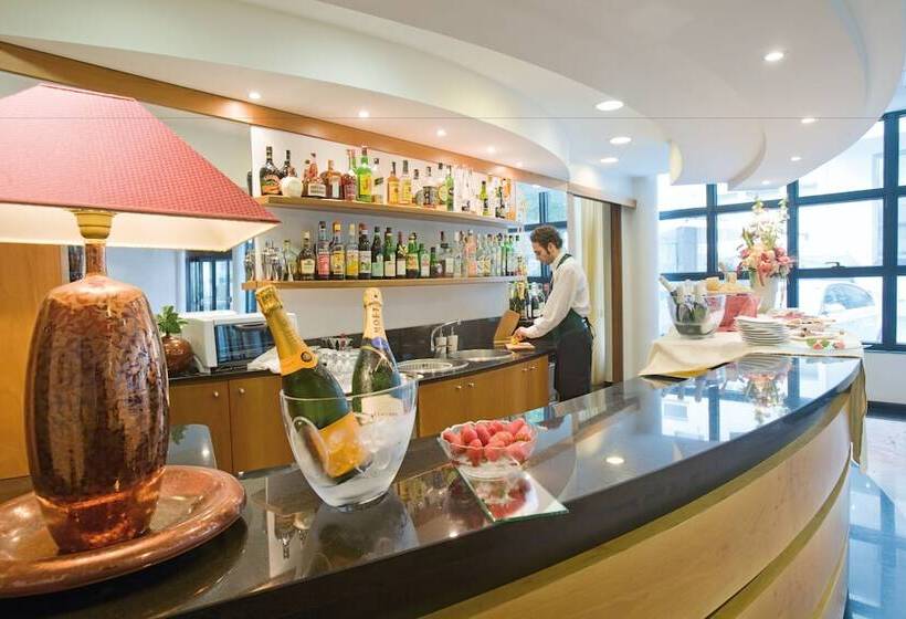 هتل Astoria Suite