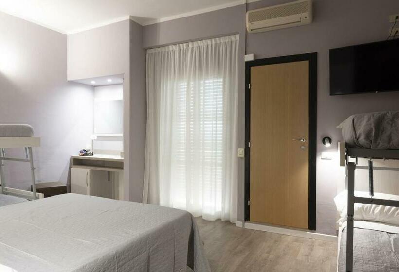 Отель Bikini Tropicana Family