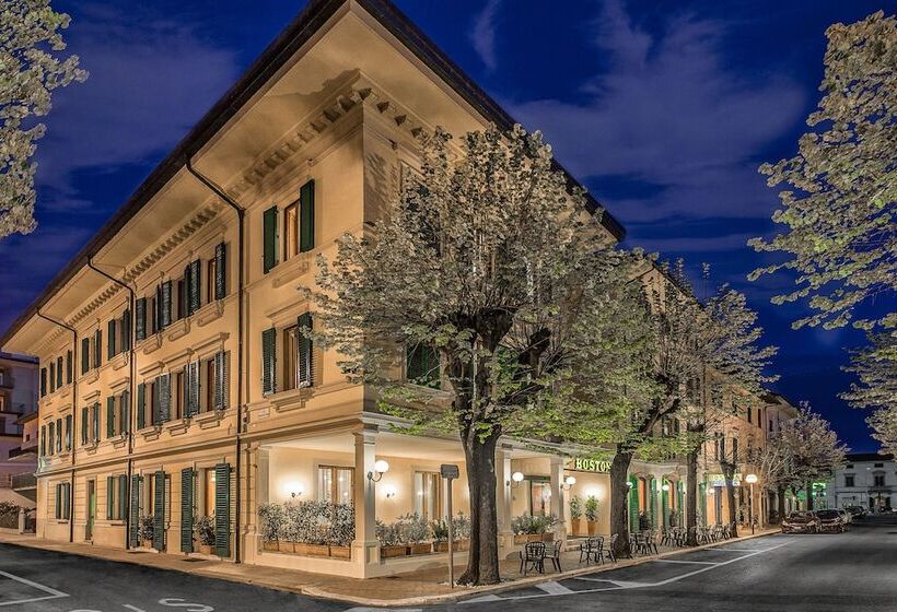 Отель Boston