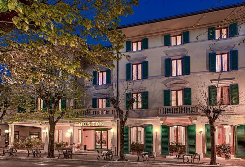 Отель Boston