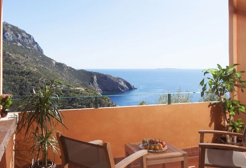 Boutique Hotel Torre Di Cala Piccola