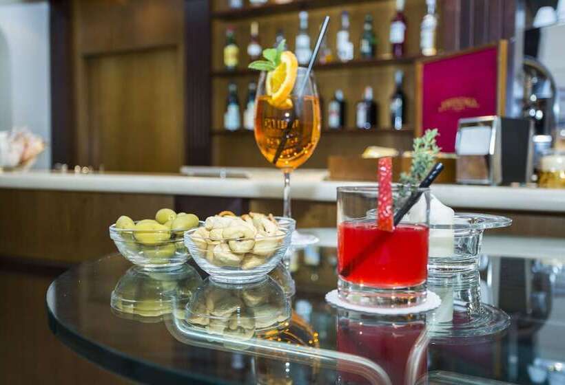 Отель Cavaliere