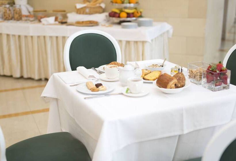 Отель Cavaliere