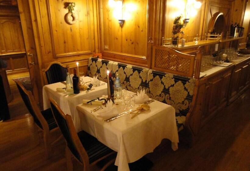 בית מלון כפרי Cevedale Living Romance