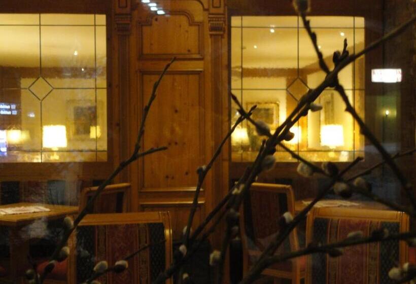 בית מלון כפרי Cevedale Living Romance