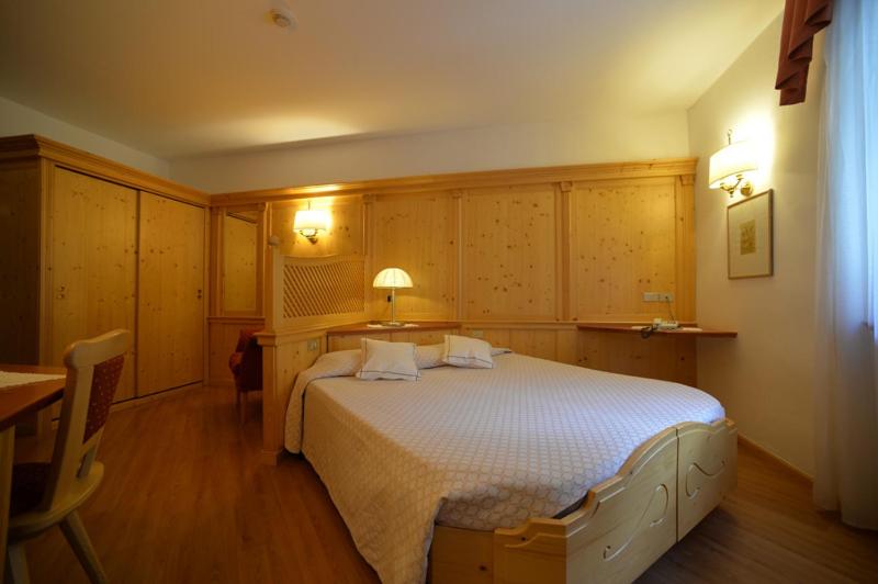 בית מלון כפרי Cevedale Living Romance