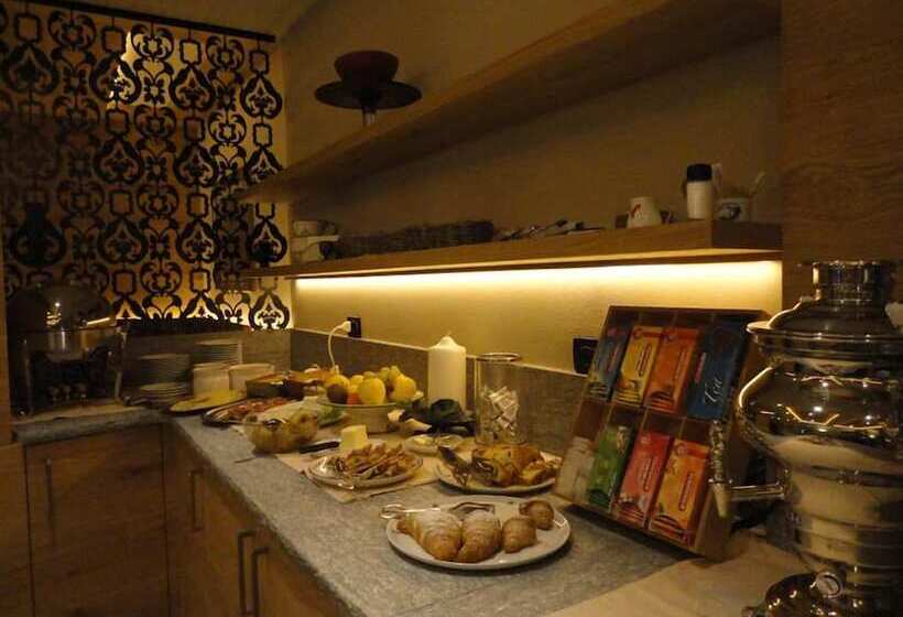 בית מלון כפרי Cevedale Living Romance