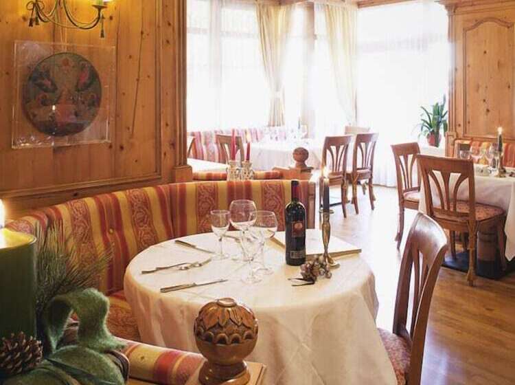 בית מלון כפרי Cevedale Living Romance