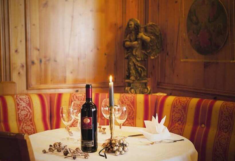 בית מלון כפרי Cevedale Living Romance